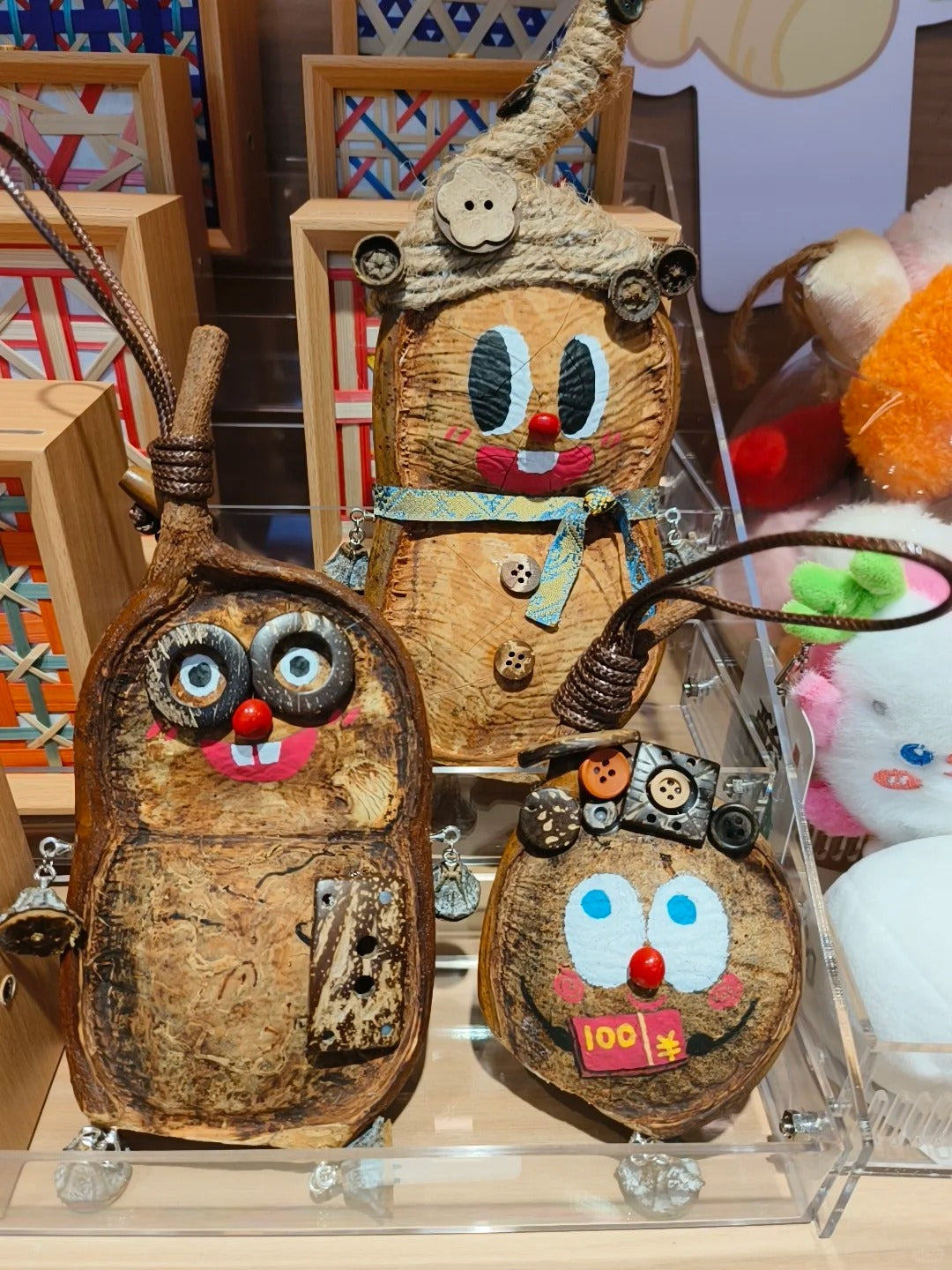 Handmade Big-Eyed Entada Pod Ornament – Cute Natural Wall Hanging Decor
