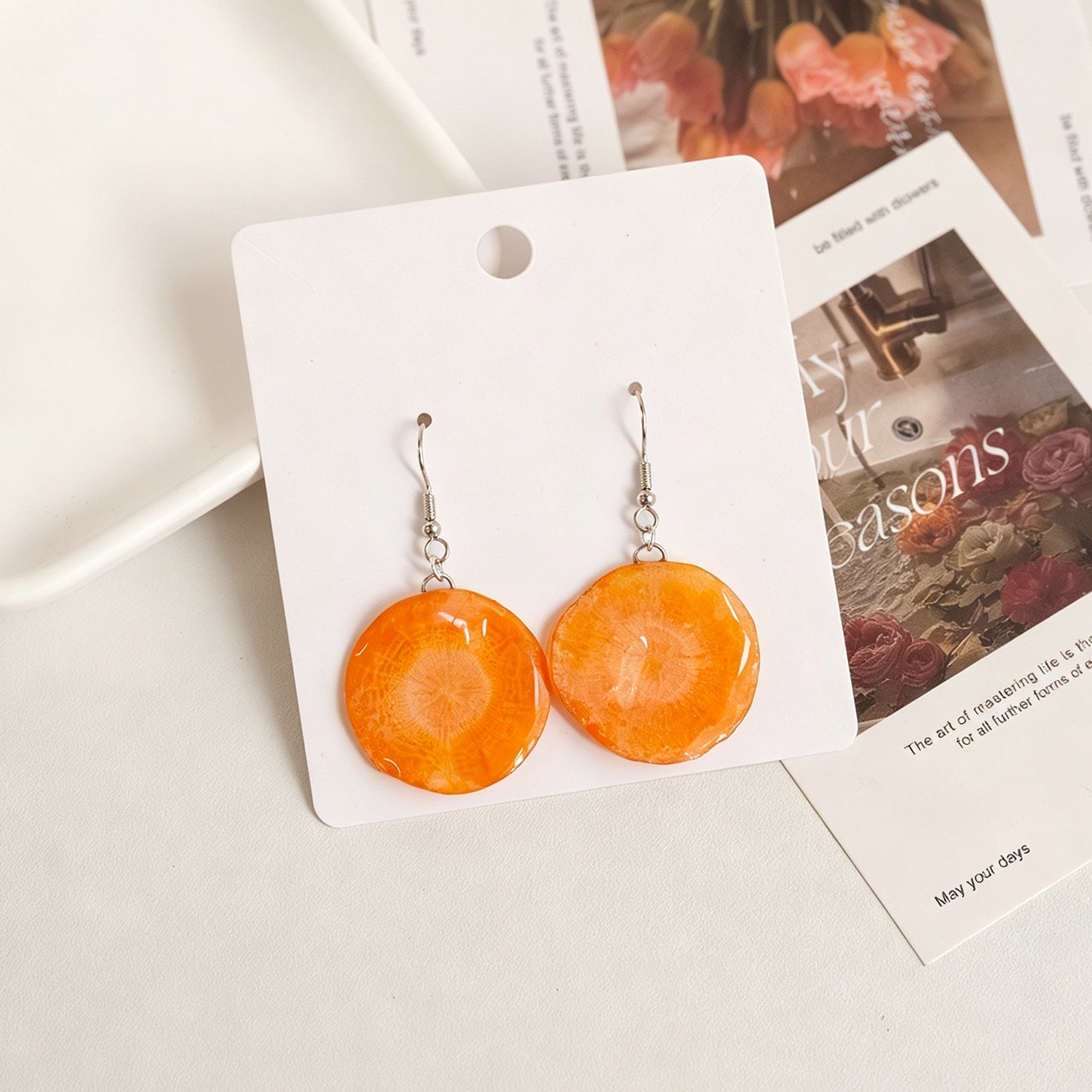 Pendientes de resina con rodajas de zanahoria - Yunicrafts