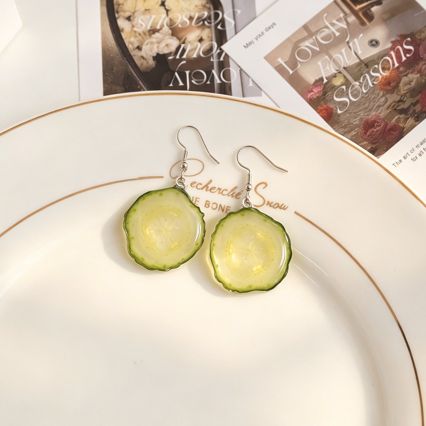 Pendientes de resina con rodajas de pepino - Yunicrafts