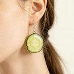 Pendientes de resina con rodajas de pepino - Yunicrafts