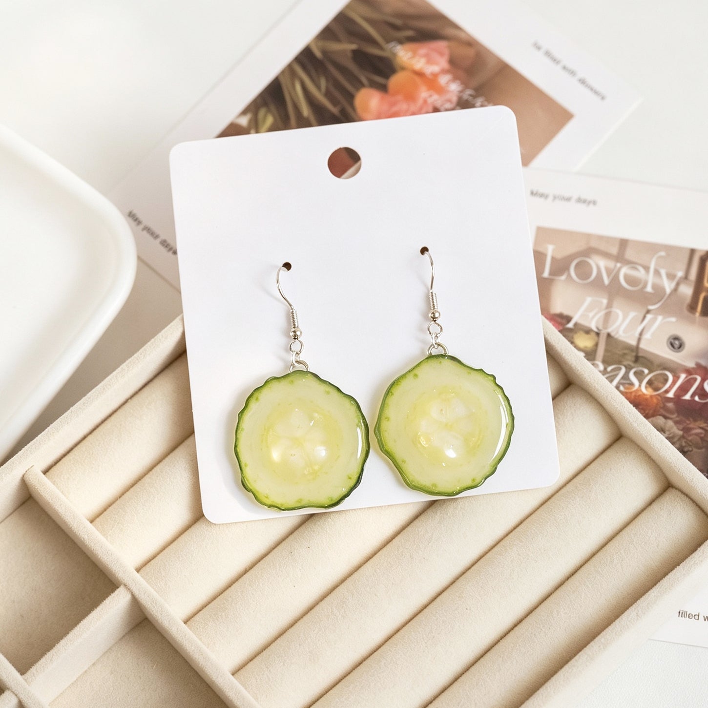Pendientes de resina con rodajas de pepino - Yunicrafts