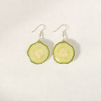 Pendientes de resina con rodajas de pepino - Yunicrafts