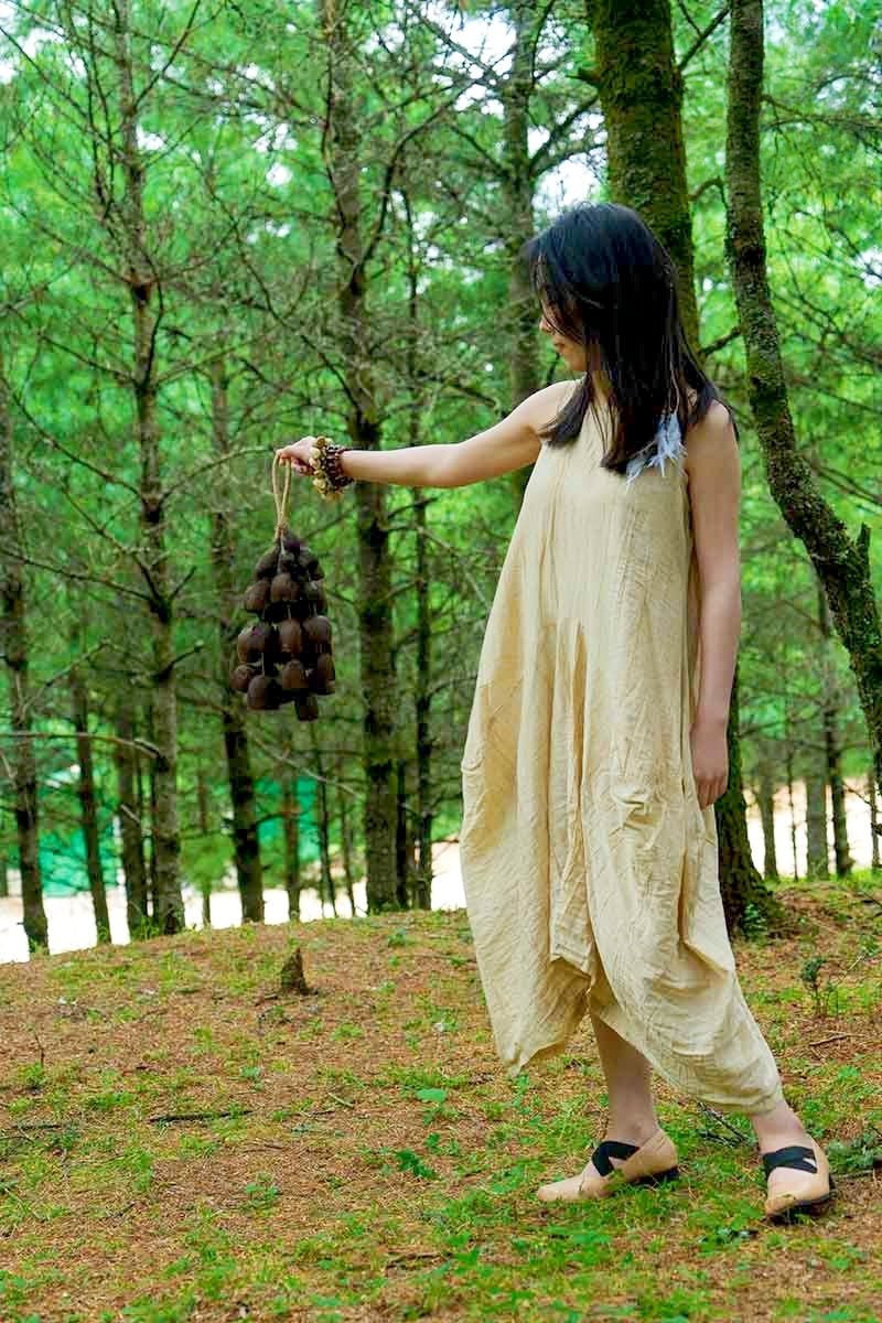 Hand Bell | Salin Water Bellwood Seed Shaker - Yunicrafts