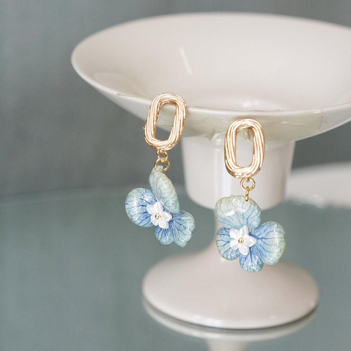 "Raindrop Waltz" Hydrangea Earrings - Yunicrafts