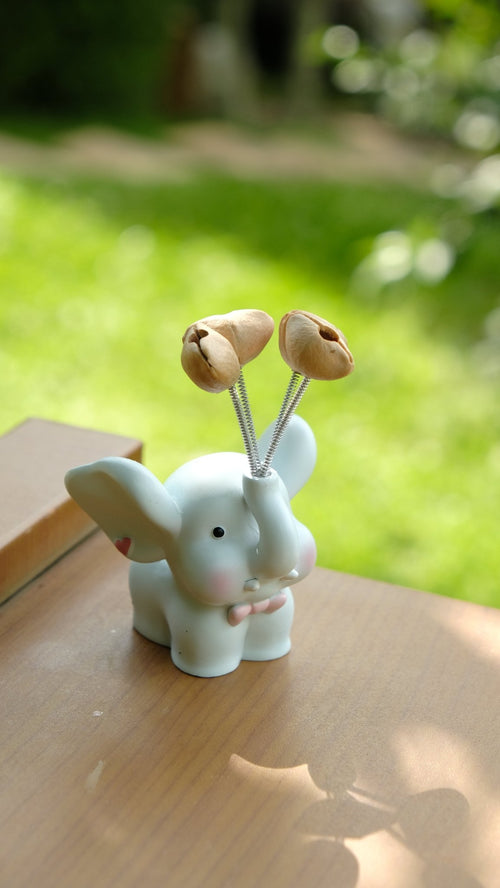 "Sweet Baby Elephant" - Cute Resin Car Ornament with Swaying Seed Balloons - Yunicrafts