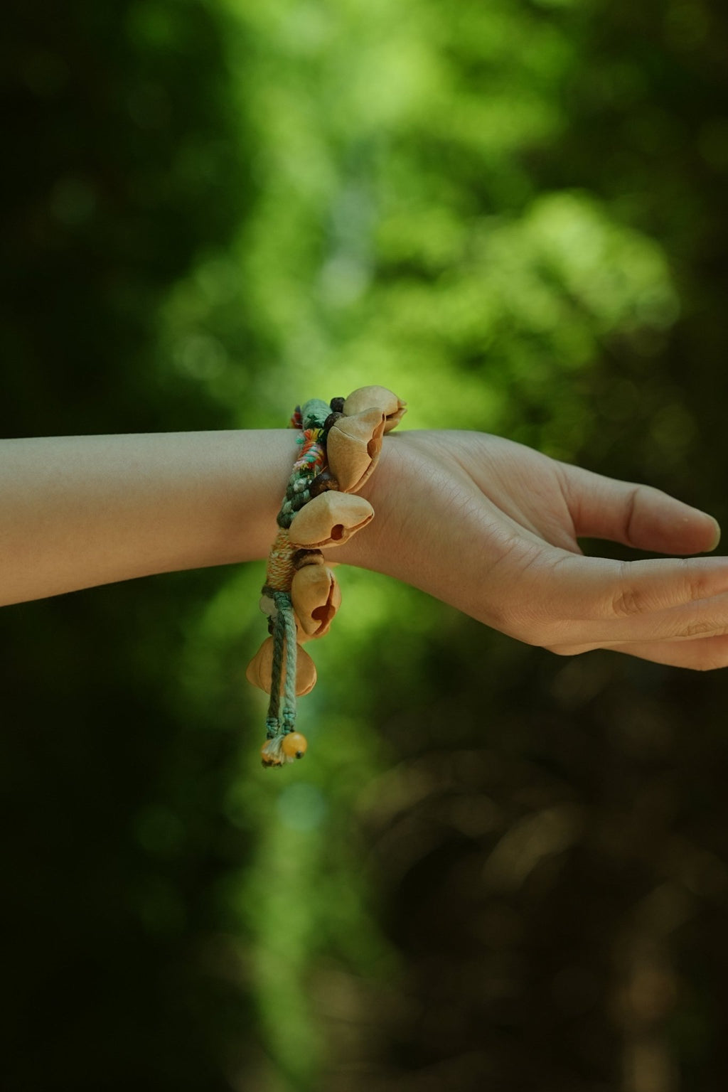 "The Happy Pistachio" - Hand - Braided Natural Shell Bracelet with Colorful Cord - Yunicrafts