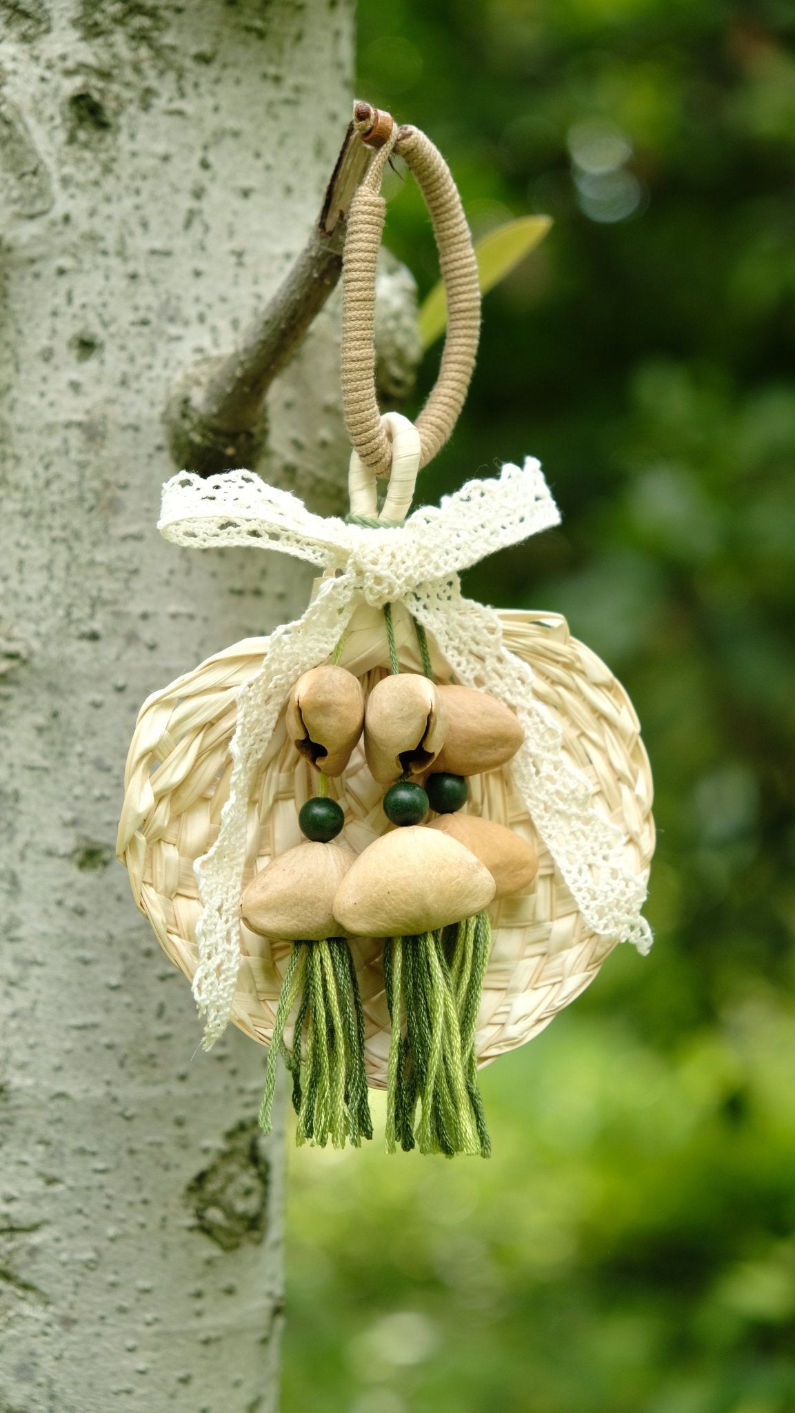 "The Meadow Breeze" - Woven Straw Fan Ornament with Lace & Green Tassels - Yunicrafts