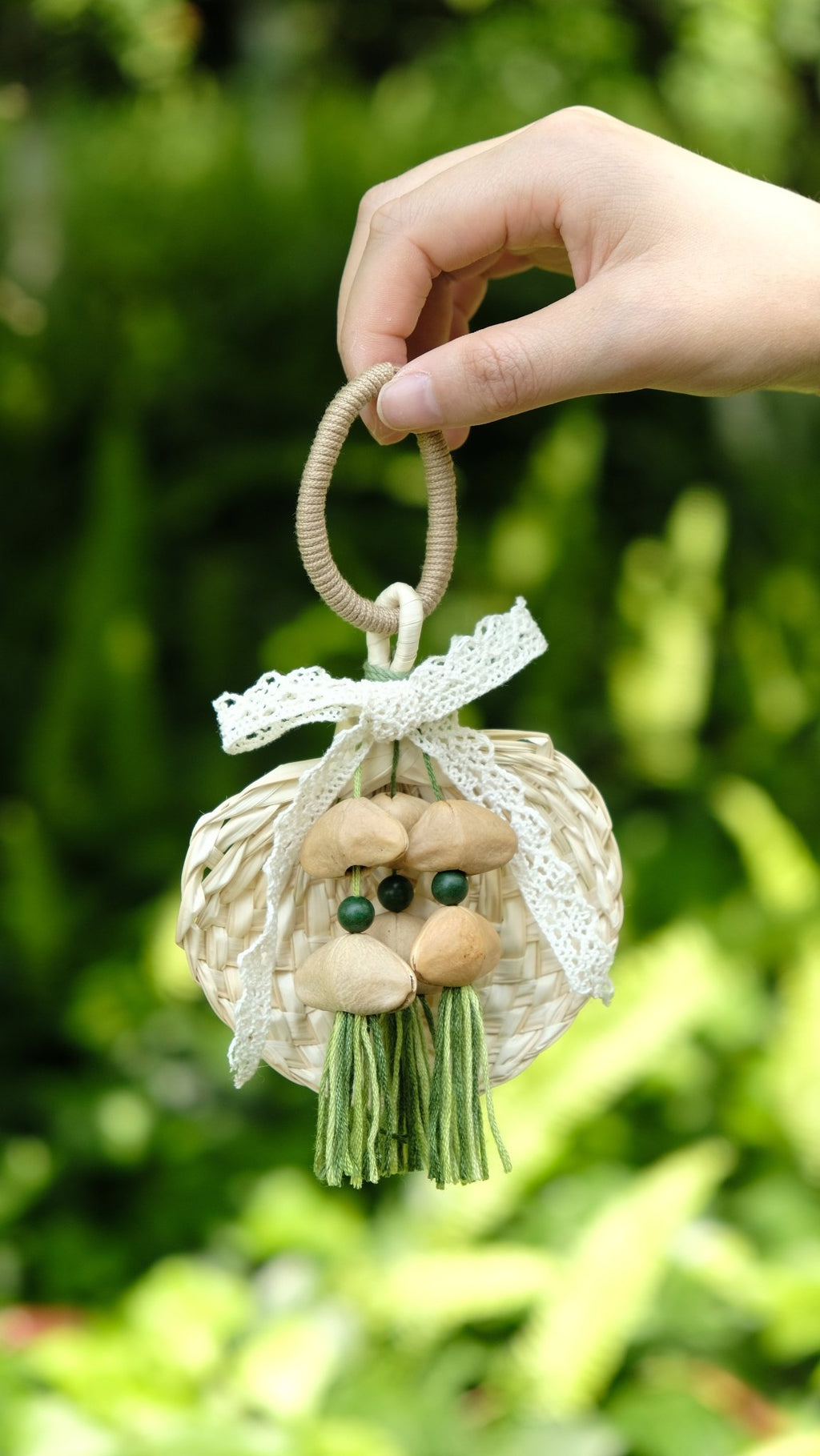 "The Meadow Breeze" - Woven Straw Fan Ornament with Lace & Green Tassels - Yunicrafts