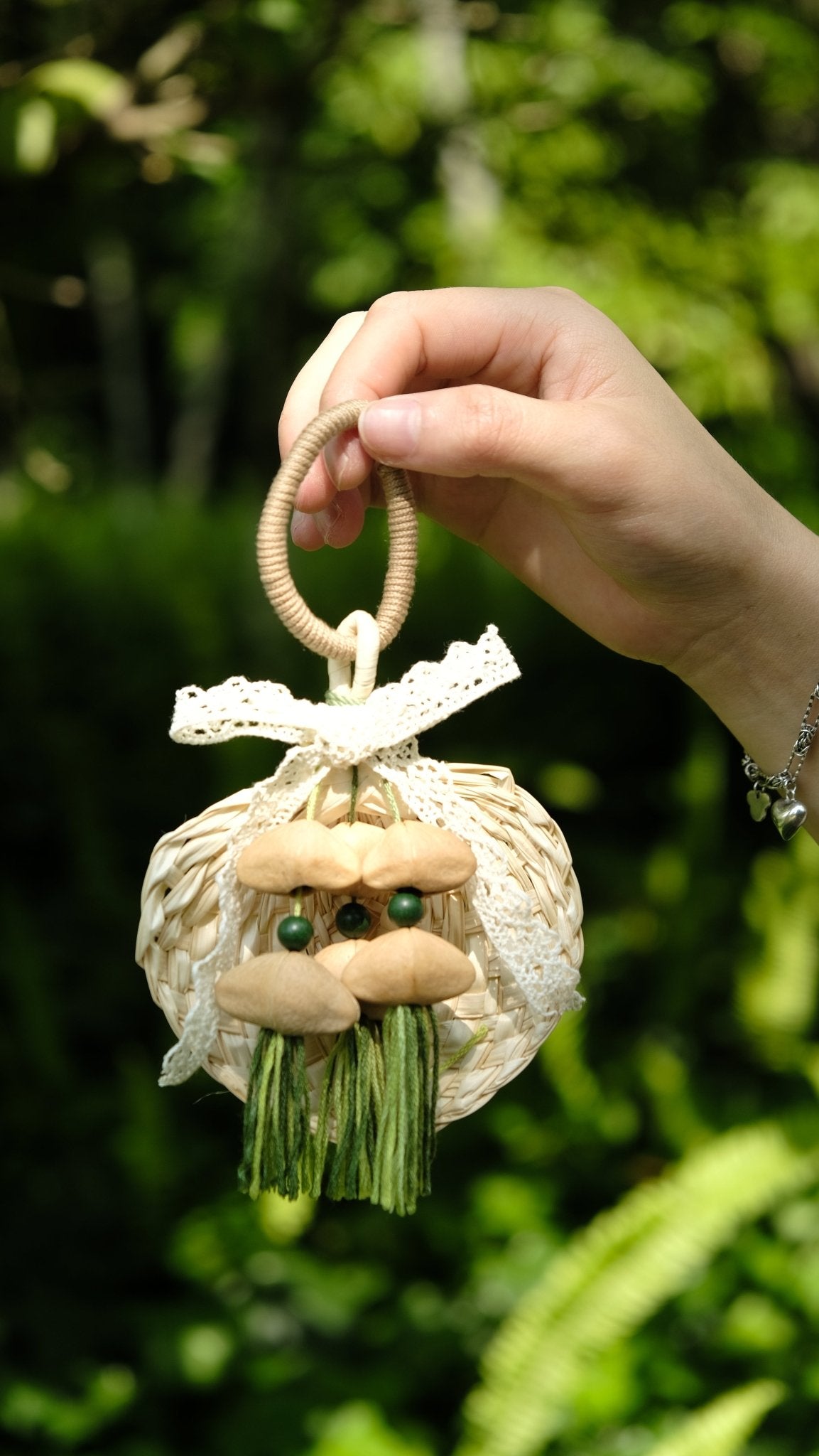 "The Meadow Breeze" - Woven Straw Fan Ornament with Lace & Green Tassels - Yunicrafts