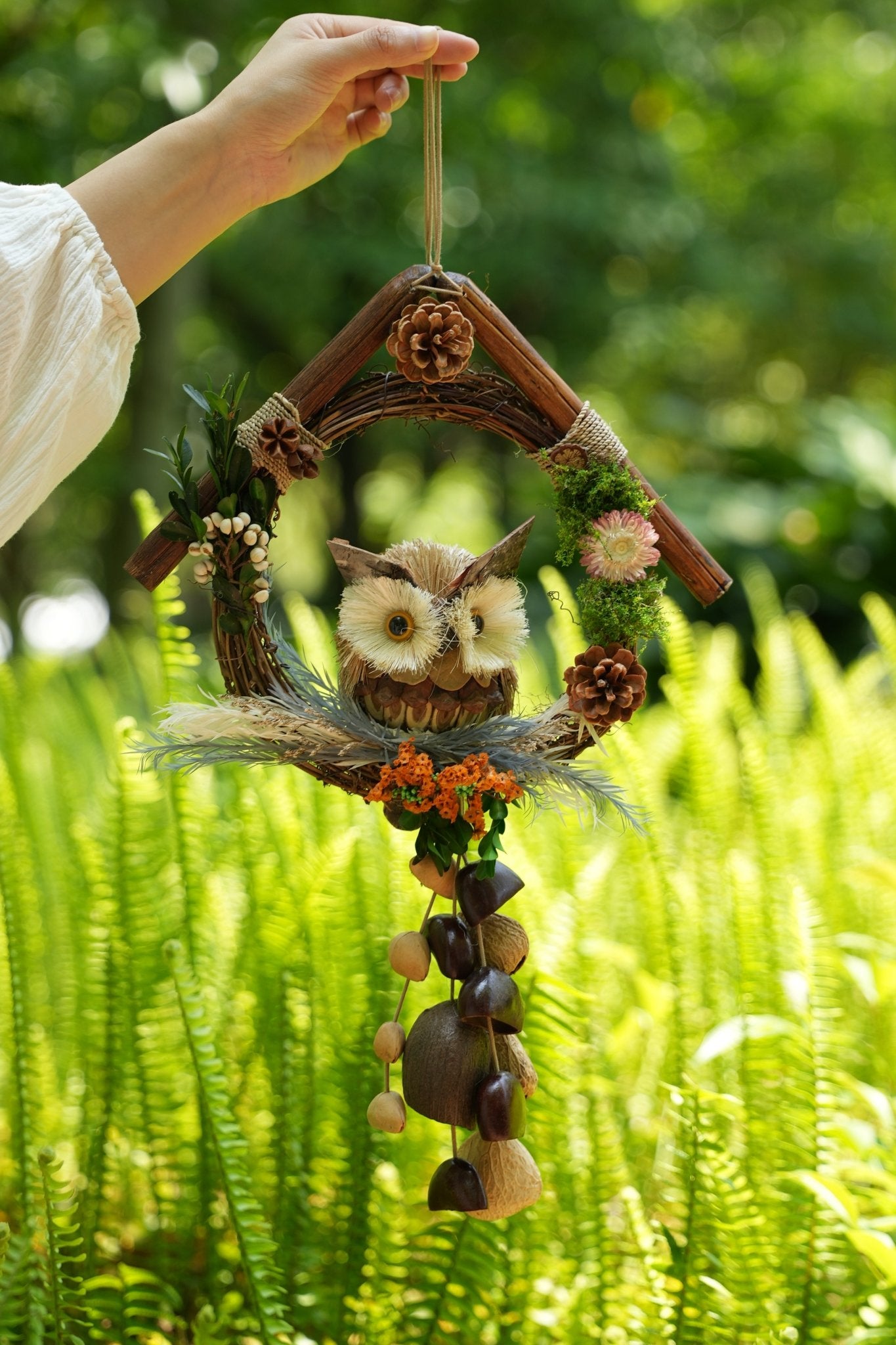 "The Owl's Forest Home" - Natural Wreath Wind Chime with Pinecone Owl & Floral Accents - Yunicrafts
