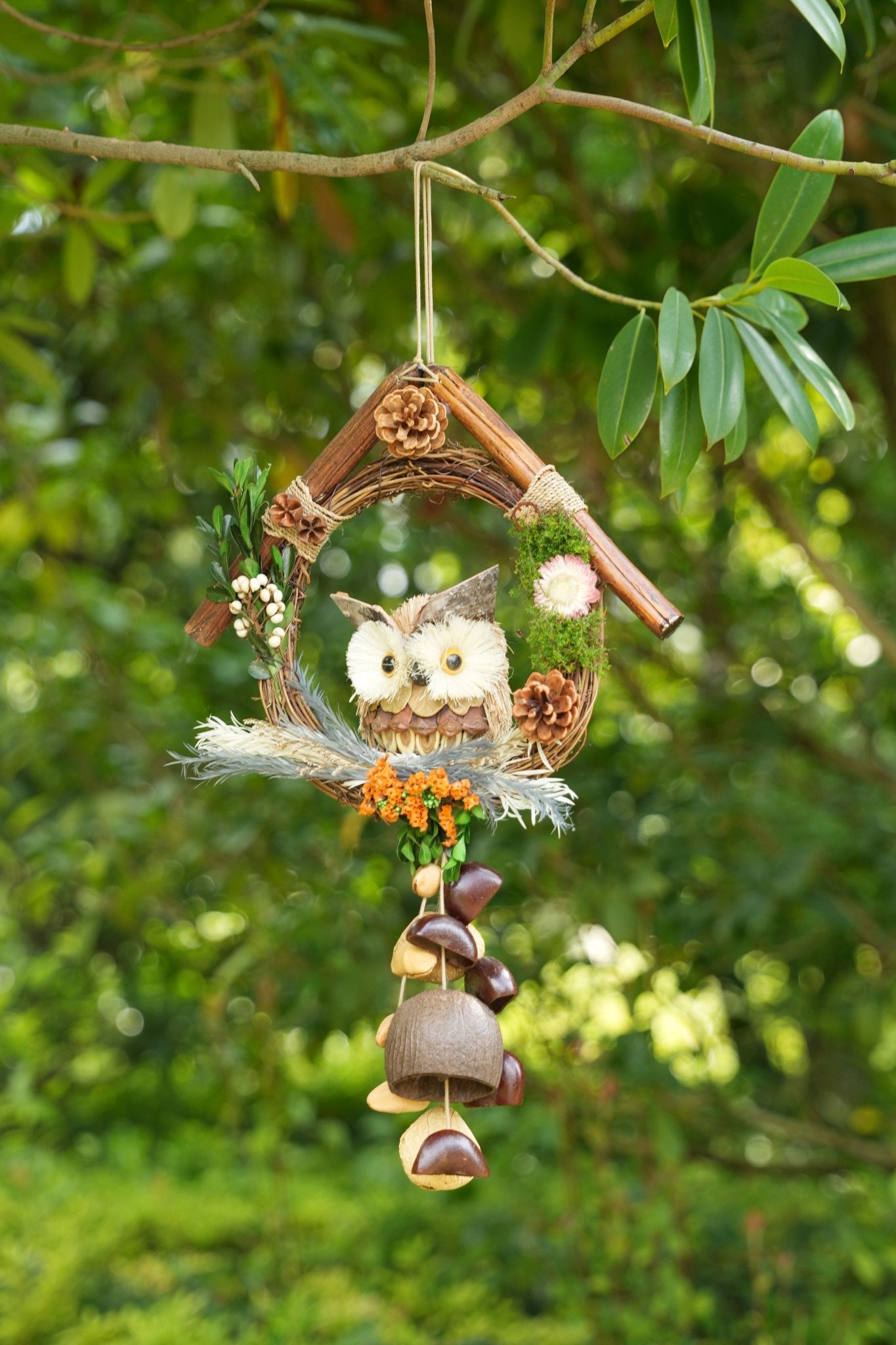 "The Owl's Forest Home" - Natural Wreath Wind Chime with Pinecone Owl & Floral Accents - Yunicrafts