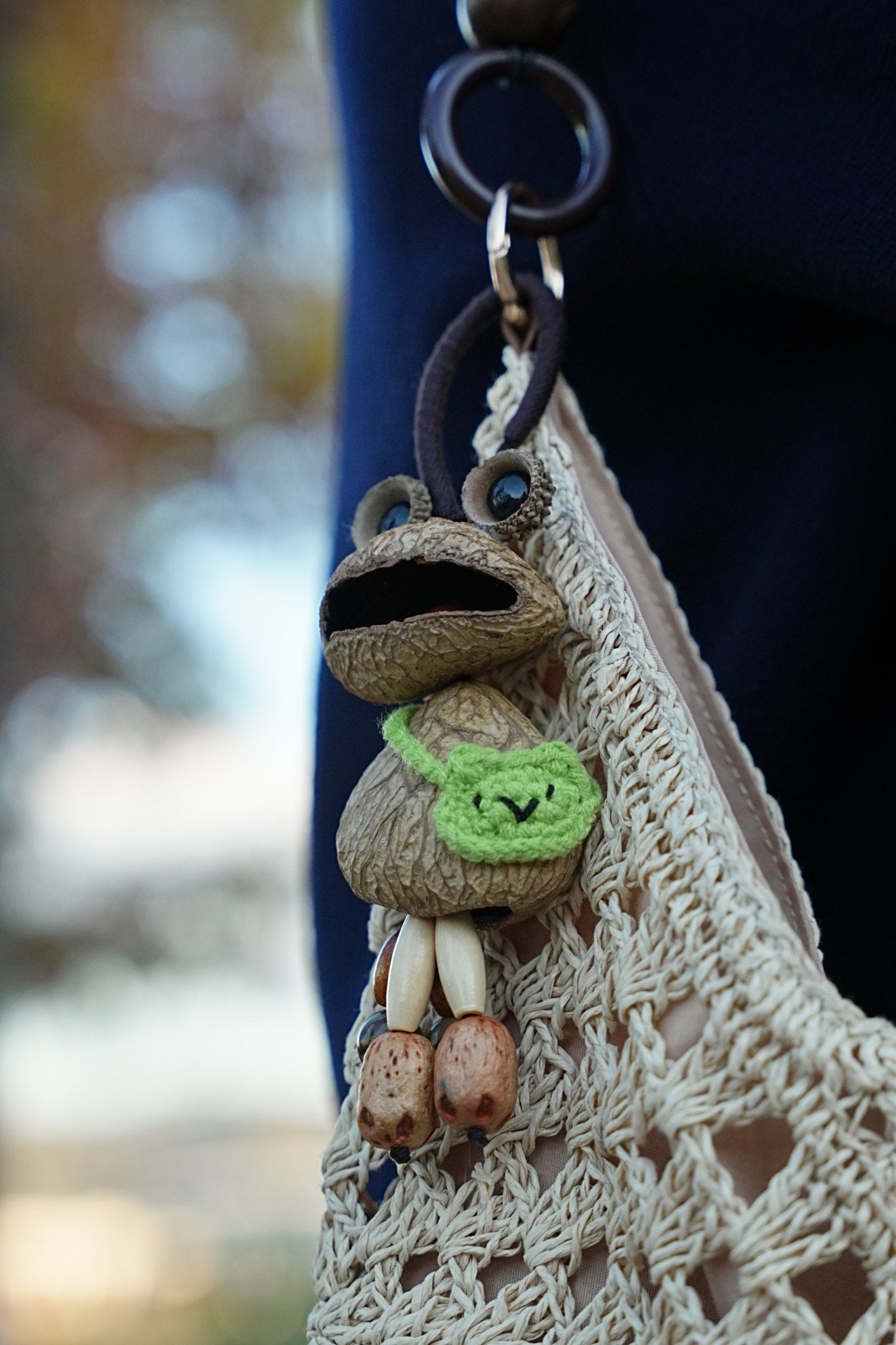 "The Wandering Frog" - Funny Big - Mouth Nut Shell Charm with Mini Knit Bag - Yunicrafts
