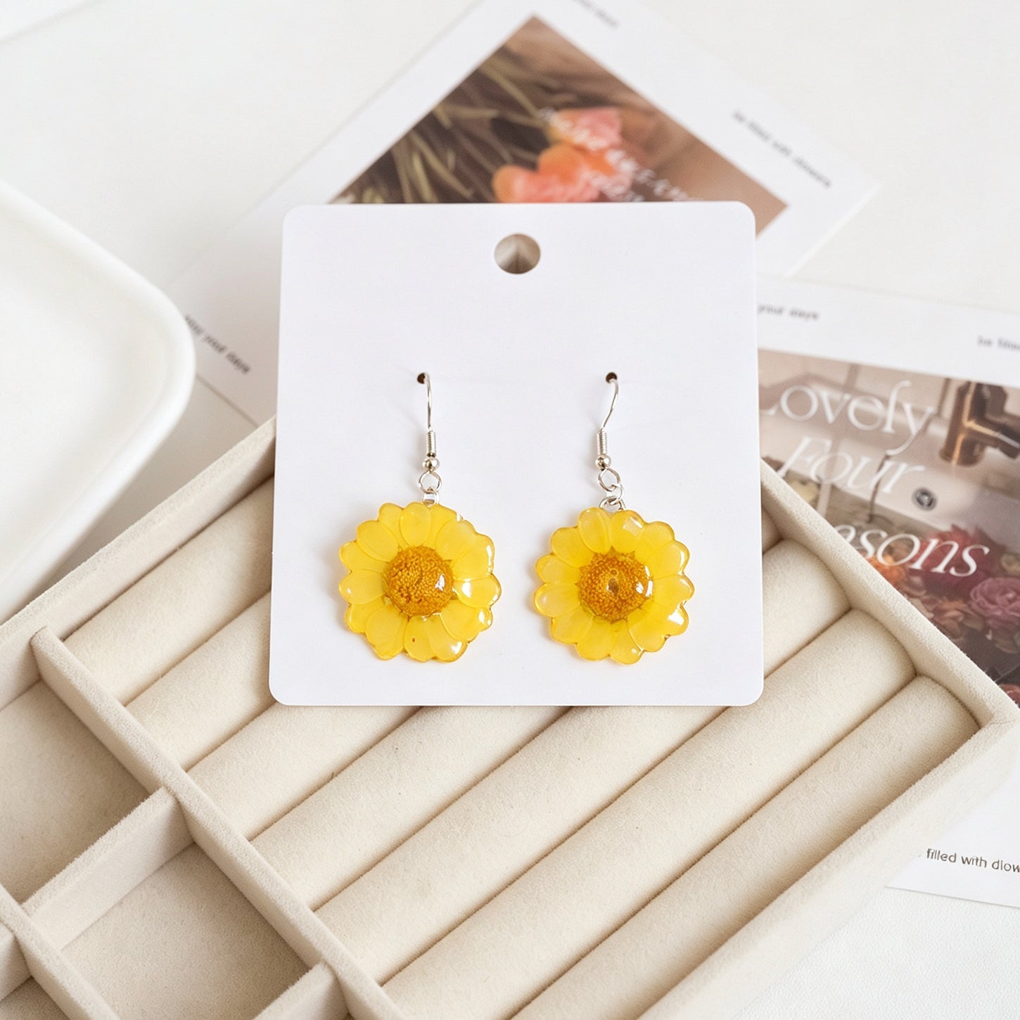 Yellow Sun Daisy Resin Earrings - Yunicrafts